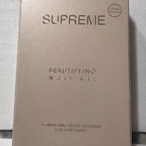 Supreme Beautifying Nail Kit in Elegant Cream